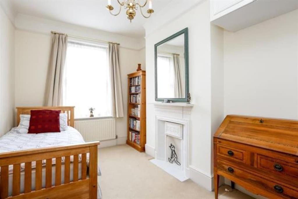לונדון Large 3 Bed Flat In Central Wimbledon מראה חיצוני תמונה